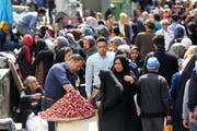Die iranische Bevölkerung leidet unter den US-Sanktionen. (EPA/STRINGER)