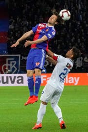 Im Cup überwand der FC Basel mit Valentin Stocker (links) den FC Zürich mit Kevin Rüegg. Am Sonntag spielt der Cupfinalist ab 16 Uhr im St. Galler Kybunpark. (Claudio Thoma/freshfocus)