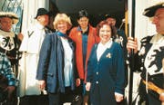 Die Landsgemeinde wählte 1994 Marianne Kleiner (links) und Alice Scherrer in die Regierung, auch zur Freude der damaligen Bundesrätin Ruth Dreifuss (hinten). (Bild: H9)
