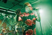 Marc Sway erwies sich auch im Fabriggli als ein Musiker und Entertainer der Extraklasse. (Bild: Christian Imhof)