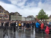 Langsam füllt sich der Platz. (Bild: Luca Ghiselli)
