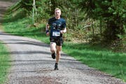 Am Samstagnachmittag auf dem Weg zum Streckenrekord: Patrik Wägeli am Steckborner Berglauf. (Bild: Thomas Güntert)
