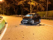 Selbstunfall mit Totalschaden in Waldenburg BL (Bild: Polizei BaselLandschaft)