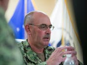 Der zuständige Kommandeur für das US-Gefangenenlager Guantánamo, Konteradmiral John Ring, ist mit sofortiger Wirkung seines Amtes enthoben worden. (Bild: KEYSTONE/AP/ALEX BRANDON)