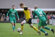 Tobias Kirschenhofer (am Ball) erzielt die 1:0-Führung für den FC Altdorf. (Bild: Urs Hanhart, Altdorf, 17. März 2019)