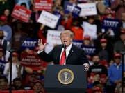 US-Präsident Donald Trump ist erneut dem traditionellen Galadinner für Journalisten ferngeblieben und griff dagegen am Samstag (Ortszeit) auf einer Veranstaltung die Medien an. (Bild: KEYSTONE/FR155603 AP/MIKE ROEMER)