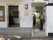Zwei Polizisten des Fedpol sollen die Botschaft in Colombo bei der polizeilichen Arbeit unterstützen. (Bild: Keystone/ANTHONY ANEX)