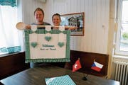 Voller Vorfreude: Das junge Paar Mirek Rohan und Manuela Studer eröffnet das Restaurant Landhaus neu. (Bild: Martin Rechsteiner)