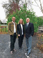Der neue Verwaltungsratspräsident Rolf Domenig mit Nicole Nobs und Heinrich Eggenberger. (Bild: PD)