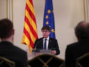 Carles Puigdemont ist von Spaniens Wahlbehörde von der Europawahl ausgeschlossen worden. (Bild: KEYSTONE/AP/FRANCISCO SECO)