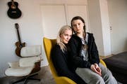 Greta Thunberg und ihre Mutter, die Opernsängerin Malena Ernman. (Bild: KEYSTONE/TT News Agency/Malin Hoelstad/SvD/TT)