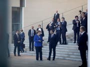 Die deutsche Kanzlerin Angela Merkel und Frankreichs Präsident Emmanuel Macron am Freitag bei einem Westbalkan-Gipfel im Kanzleramt in Berlin. (Bild: KEYSTONE/AP/MARKUS SCHREIBER)