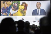 Bayer-CEO Werner Baumann an der letzten Generalversammlung. (Bild: Maja Hitij/Getty, Bonn, 26. April 2019)