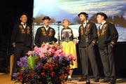 Auch ein Quintett vom Jodlerklub Heimelig zeigte am Jahreskonzert seine Können. (Bilder: Rosmarie Berlinger (Buochs, 27. April 2019))