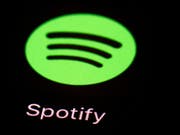 Der Musikstreaming-Dienst Spotify hat im ersten Quartal die Marke von 100 Millionen zahlenden Abo-Kunden geknackt. Trotzdem schreiben die Schweden nach wie vor rote Zahlen. (Bild: KEYSTONE/AP/PATRICK SEMANSKY)