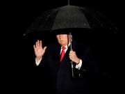 US-Präsident Donald Trump am Sonntag bei der Rückkehr von einem Wahlkampfauftritt in Wisconsin am Samstag, bei dem er 61 Falschaussagen von sich gab. (Bild: KEYSTONE/EPA POLARIS POOL/LEIGH VOGEL / POOL)
