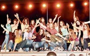 Die Kinder des Minising Werdenberg boten mit ihrer Show «unsichtbar» einen grossartigen Auftritt. (Bilder: Heidy Beyeler)