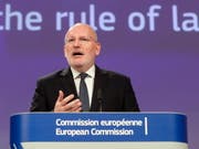 EU-Kommissionsvizepräsident Frans Timmermans verkündet die Einleitung eines weiteren Verfahrens gegen Polen - diesmal wegen politischer Einflussnahme auf Richter. (Bild: KEYSTONE/EPA/STEPHANIE LECOCQ)