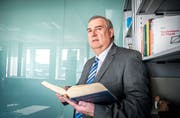 Dass der promovierte Physiker Manfred Irsch Patentanwalt wurde, bezeichnet dieser als puren Zufall. Bild: Andrea Stalder