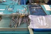 Ambulante und stationäre Leistungen solle einheitlich finanziert werden. (KEYSTONE/Gaetan Bally)