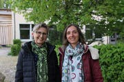 Cécile Sutter (links) mit ihrer Nachfolgerin Claudia Kehl. (Bild: Tobias Söldi)