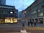 Der Teleskopmast mit der Kamera war auf der Verkehrsinsel in der Mitte der Kornhausstrasse befestigt. (Bilder: Sandro Büchler - 3. April 2019)