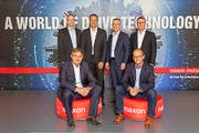 Die neue lokale Geschäftsleitung von Maxon Schweiz: (hintere Reihe v.l.): Roger Lagodny, Jürg Schneiter, Daniel von Wyl, Stefan Preier; (vordere Reihe v.l.): Patrik Gnos, Dominik Stockmann. (Bild: Maxon)