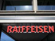 Bei der drittgrössten Schweizer Bankengruppe fallen einem Sparprogramm bis zu 200 Arbeitsplätze zum Opfer. (Bild: KEYSTONE/GAETAN BALLY)