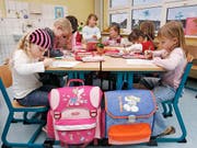 Aktuell haben weltweit 175 Millionen Kinder keinen Zugang zu Vorschulbildung. In der Schweiz nehmen mehr als 95 Prozent der Kinder solche Frühförderangebote wahr. (Bild: KEYSTONE/AP/JENS MEYER)