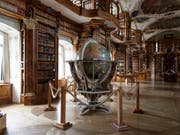 Die St. Galler Stiftsbibliothek ist Teil des Unesco-Weltkulturerbes und steht meist auf dem Programm der Besucherinnen und Besucher des Stiftsbezirks. (Bild: KEYSTONE/GIAN EHRENZELLER)