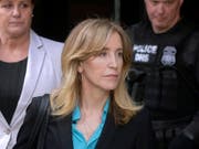 Ihr drohen wegen Bestechung mehrere Jahre Haft: US-Schauspielerin Felicity Huffman ("Desperate Housewives»). (Bild: KEYSTONE/AP/STEVEN SENNE)