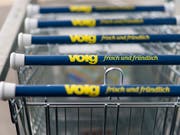 Der Detailhändler Volg hat 2018 unter dem Strich 7,3 Prozent mehr verdient als im Vorjahr. Grund dafür ist vor allem die bessere Effizienz in der Logistik. (Bild: Keystone/Christian Beutler