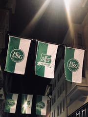 Beflaggung in der Multergasse (Bild: Patricia Loher)