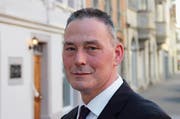 Marco Ramsauer, in Rheineck Hafenmeister seit Anfang Jahr, kandidiert fürs Stadtpräsidium, obschon die überparteiliche Findungskommission ihn nicht zur Wahl vorschlägt. Ramsauer findet: «Manchmal muss man etwas wagen», wobei er seinen Wahlkampf auch als Kampf gegen die Findungskommission versteht. Der 43-Jährige sagt, er sei sehr volksnah, und er gehe gern auf Menschen zu. (Bild: Gert Bruderer)