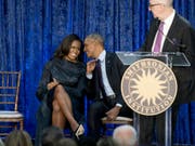 Neue Serie über einen vollkommen unvorbereiteten US-Präsidenten Trump: Michelle und Barack Obama produzieren die Netflix-Adaption des Buches «Erhöhtes Risiko». (Bild: Keystone/AP/ANDREW HARNIK)