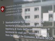 Während Jahren liess sich ein leitender Beamter beim Seco für die Vergabe von IT-Aufträgen bestechen. (Bild: Keystone/GIAN EHRENZELLER)