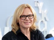 Die deutsche Autorin Karen Duve wird mit dem Solothurner Literaturpreis 2019 für ihr Gesamtwerk ausgezeichnet. Ihr jüngstes Werk ist der im letzten Herbst erschienene Roman «Fräulein Nettes kurzer Sommer» über Annette von Droste-Hülshoff, die deutsche Dichterin der Romantik. (Bild: Keystone/DPA-Zentralbild/JENS KALAENE)