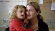 Bewegende Momente: Kinder mit besonderen Bedürfnissen werden eingeschult.