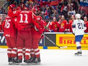 Die russischen Spieler freuen sich über das 3:0 von Nikita Kutscherow (Bild: KEYSTONE/MELANIE DUCHENE)