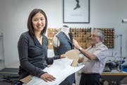 Modedesignerin Ly-Ling Vilaysane und Cosimo Urgesi im Atelier. (Bild: Michel Canonica - 21. April 2016).