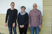 Zufriedene Gesichter an der Hauptversammlung: (von links) Nationalratskandidaten Luca Frei und Barbara Dürr, Regionalparteipräsident Christoph Steuble. (Bild: PD)