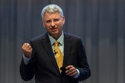 Roche-Konzernchef Severin Schwan an der Bilanzmedienkonferenz. (Bild: Georgios Kefalas/Keystone, Basel, 31. Januar 2019)