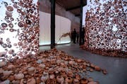 «After Illusion» des Künstlers Zahran Al Ghamdi im Saudi Arabia Pavillion. (Bild: Andrea Merola/ANSA via AP)