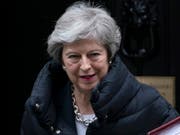 Die britische Premierministerin Theresa May soll am kommenden Mittwoch Klarheit über ihre Pläne für die Zukunft schaffen. (Bild: KEYSTONE/EPA/WILL OLIVER)