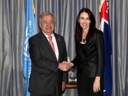 Die Welt sei auf «keinem guten Weg», um die Erderwärmung zu begrenzen, sagte Uno-Generalsekretär Guterres in der neuseeländischen Hauptstadt Wellington. Dort wurde er von Regierungschefin Jacinda Ardern empfangen. (Bild: KEYSTONE/AP Getty Images/HANNAH PETERS)