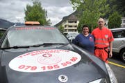 Marcel und Chiara Henzen stellten ihren Tierrettungsdienst Zentralschweiz vor. (Bild: Urs Hanhart, Altdorf, 11. Mai 2019)