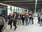 Rund 180 Personen folgten der Einladung und besuchten verschiedene Vorträge. (Bild: Jakob Birkhölzer)