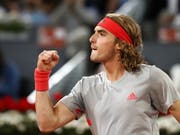 Stefanos Tsitsipas zeigt gegen Rafael Nadal die Siegerfaust (Bild: KEYSTONE/EPA EFE/JAVIER LIZON)