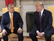 US-Präsident Donald Trump (r.) und Ungarns Ministerpräsident Viktor Orban am Montag im Weissen Haus in Washington. (Bild: Keystone/EPA Polaris POOL/CHRIS KLEPONIS / POOL)