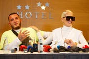 Loredana Zefi (rechts) und ihr Ehemann Gramoz Aliu bei einer Pressekonferenz am 10. Mai 2019. (Bild: EPA/VALDRIN XHEMAJ)